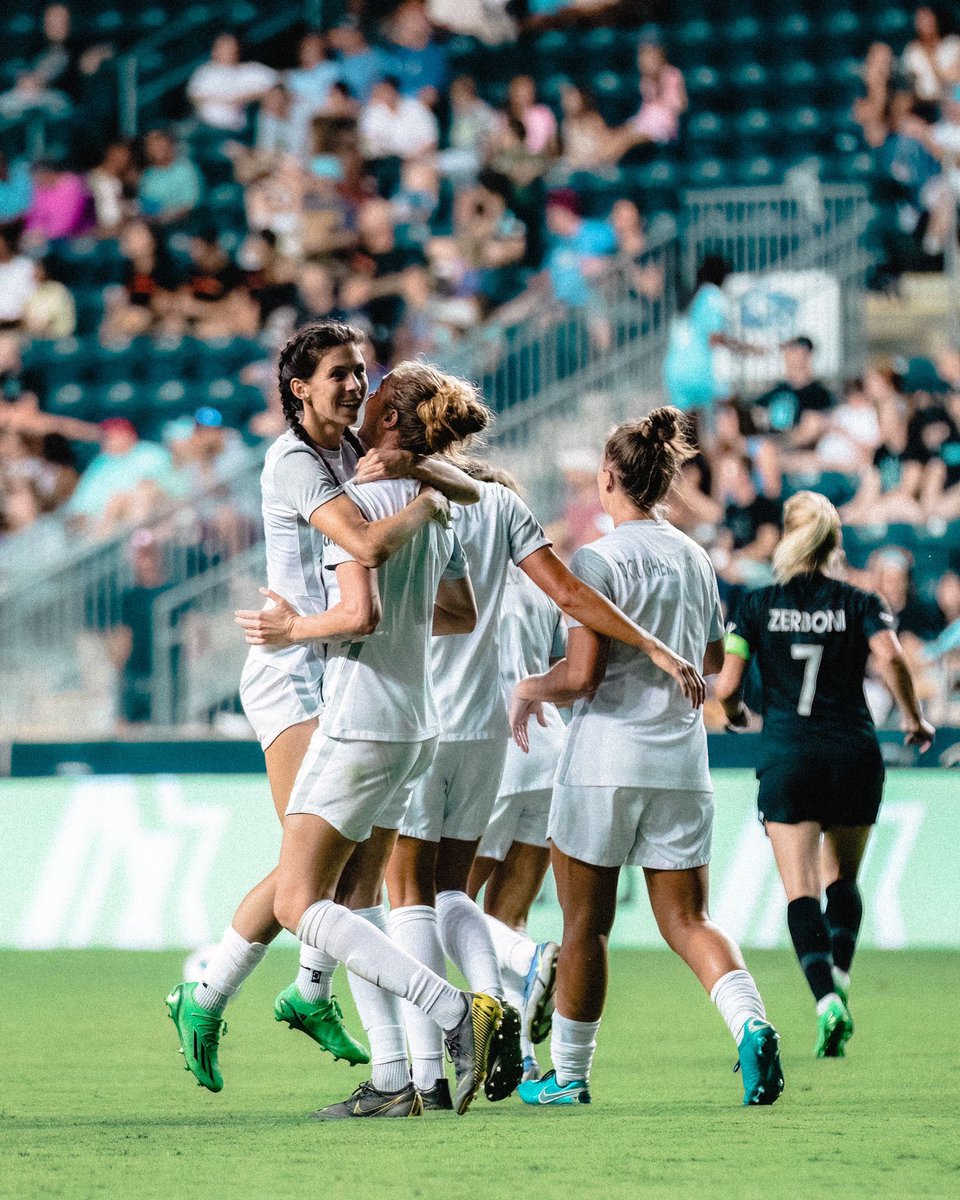 ⚡️Special times with this incredible special team @orlpride ⚡️ Golito ⚽️ y +3 puntos ✅ @nwsl | #PrideorDie