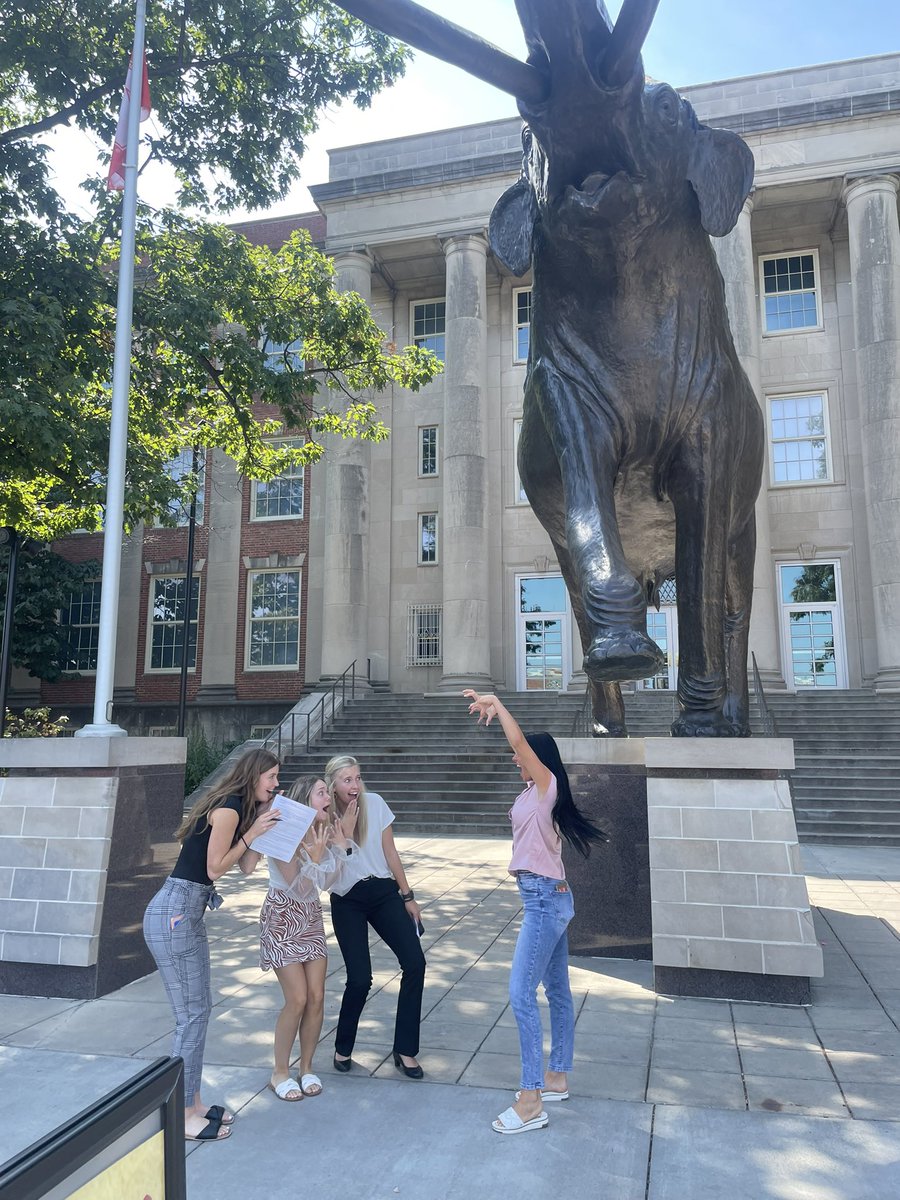 SuekerH's tweet photo. #unlbuilders #grrrr https://t.co/L8bbrgaHBO