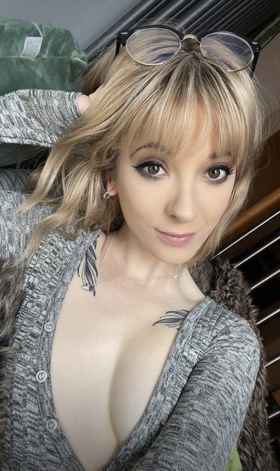 Things I&rsquo;ve posted on my naughty page already this month:  &bull; 2 min pussy cumshot/cumplay vid &bull; 8 min