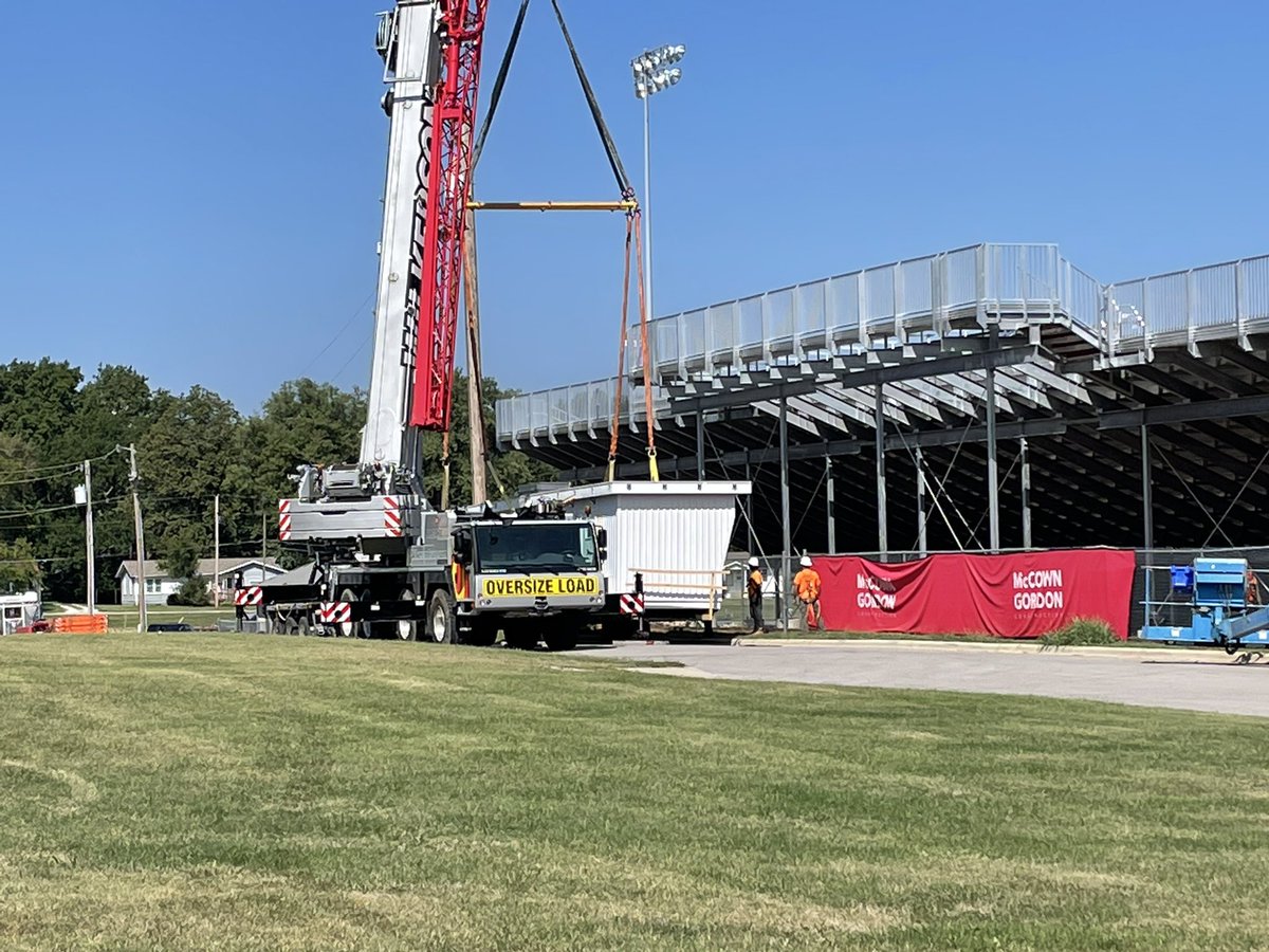 KNEMKNMORadio's tweet photo. The new @NevadaTigersHS football press box now in position at renovated Logan Field. Will be ready for 2022 season. https://t.co/43OCeszCs0