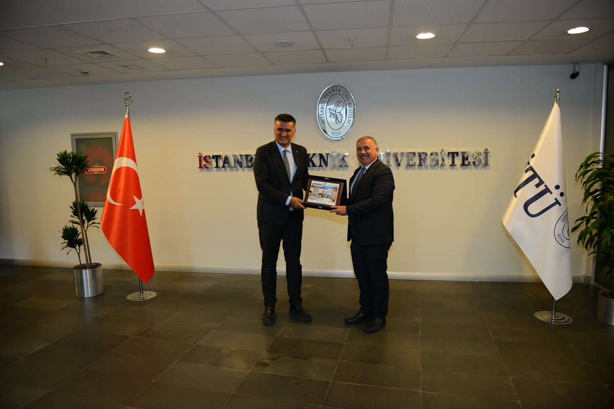 Tübitak Marmara Araştırma Merkezi Kutup Araştırmaları Enstitüsü ile Kutup Araştırmaları UYG-AR Merkezimiz ve UHUZAM arasında Kutup Çalışmalarına ilişkin işbirliği protokolüne imza attık. 

<a href="/Tubitak/">TÜBİTAK</a> Başkan Yrd. ve MAM Başkanı Sayın Prof. Dr. Ahmet Yozgatlıgil'e teşekkür ederim.