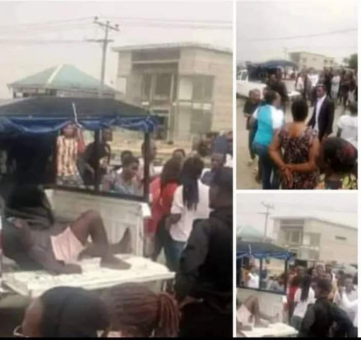 EveafriqueNews's tweet photo. Police arrests Man for allegedly beating up lady in Bayelsa 

A man was reportedly arrested by the Bayelsa state police command for allegedly beating up a lady because she refused him s€x.

#Bayelsastate #police #Eveafriquenews #Eveafriquelifestyle #Southerntimes https://t.co/eXzDSJvX1D