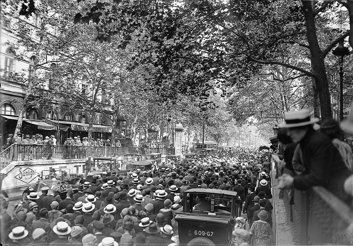 Valmad7's tweet photo. Paris en 1925
Manifestation Boulevard Saint Martin https://t.co/h5u7mMZBsT