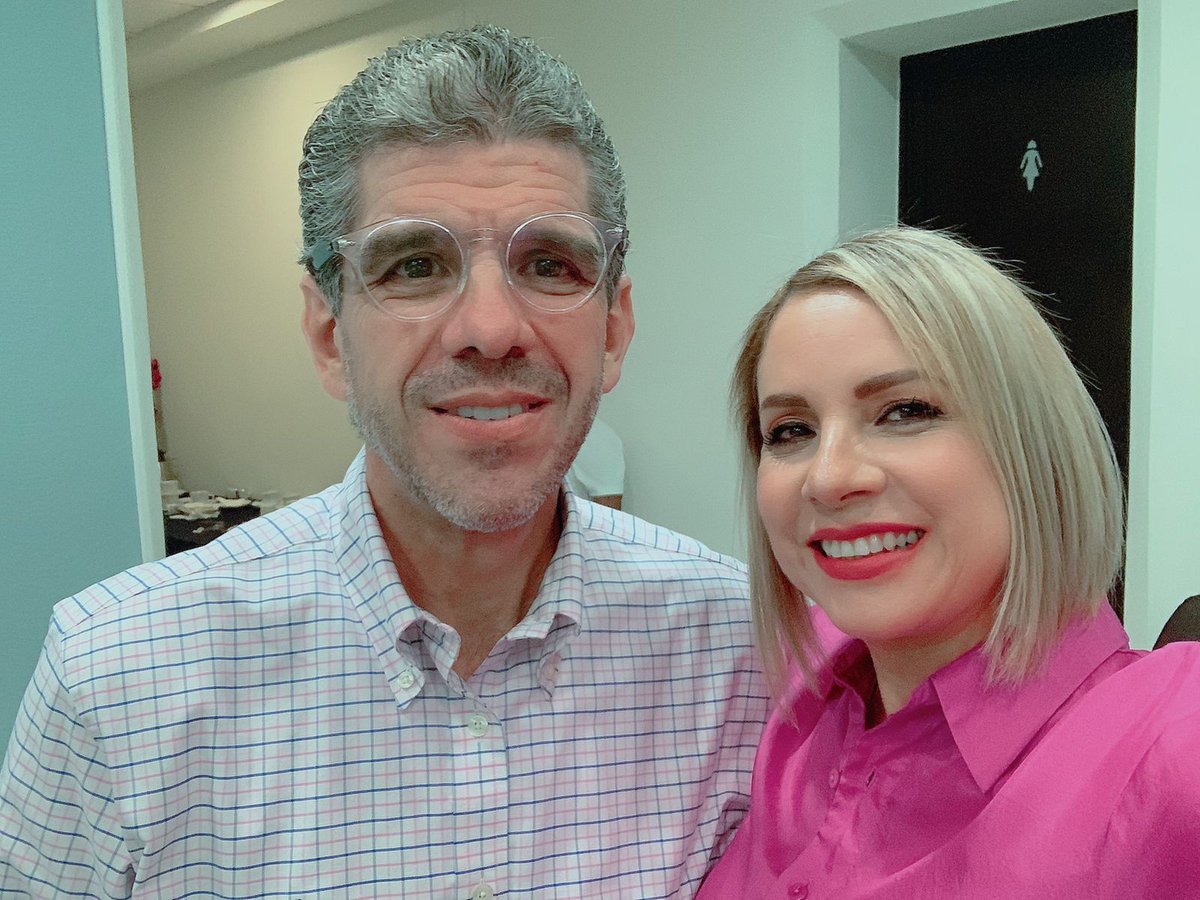 El día de ayer nuestra presidenta Mtra. Juanita Utrera Ortega  Participó en la reunión entre el Consejo Coordinador Empresarial Veracruz - Boca del Río  encabezado por el presidente, Luis Exsome, y el Secretario de Finanzas del Estado de Veracruz (Sefiplan) José Luis Lima Franco.