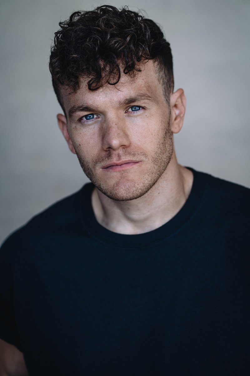 TresAMag's tweet photo. INTERVIEW with @TomScanlon about playing Ram Sweeney in @HeathersMusical, playing Robbie Gould and cover Johnny Castle in #DirtyDancing and his time on RuPaul's #DragRaceUK as part of the #BritCrew! 📷 : Sam Mackay https://t.co/VBtAe2wR18 https://t.co/RFPiY8kMXM