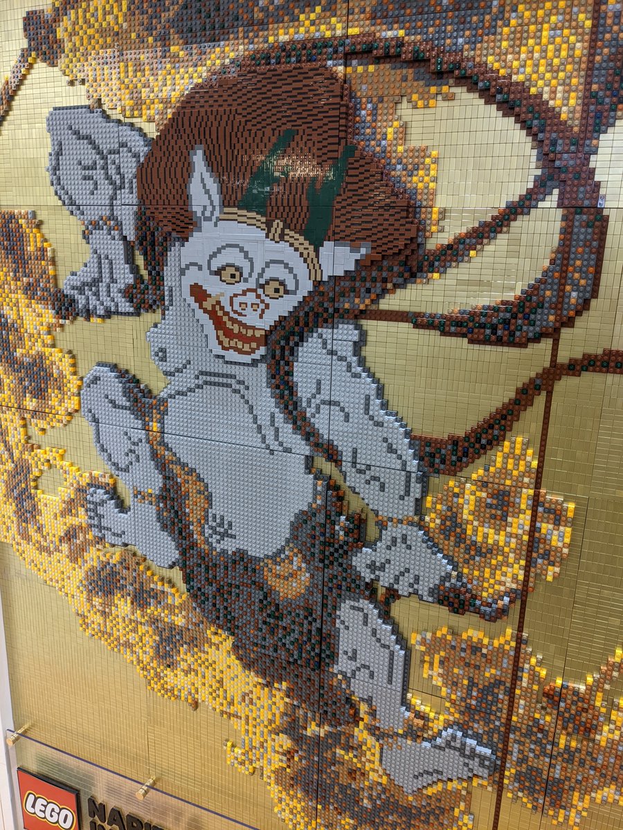 nick_kapur's tweet photo. Spectacular full-size LEGO version of Japanese painter Tawaraya Sōtatsu's "Wind God and Thunder God" (early 1600s) on display at Narita Airport 😮 https://t.co/85knhuwr3A