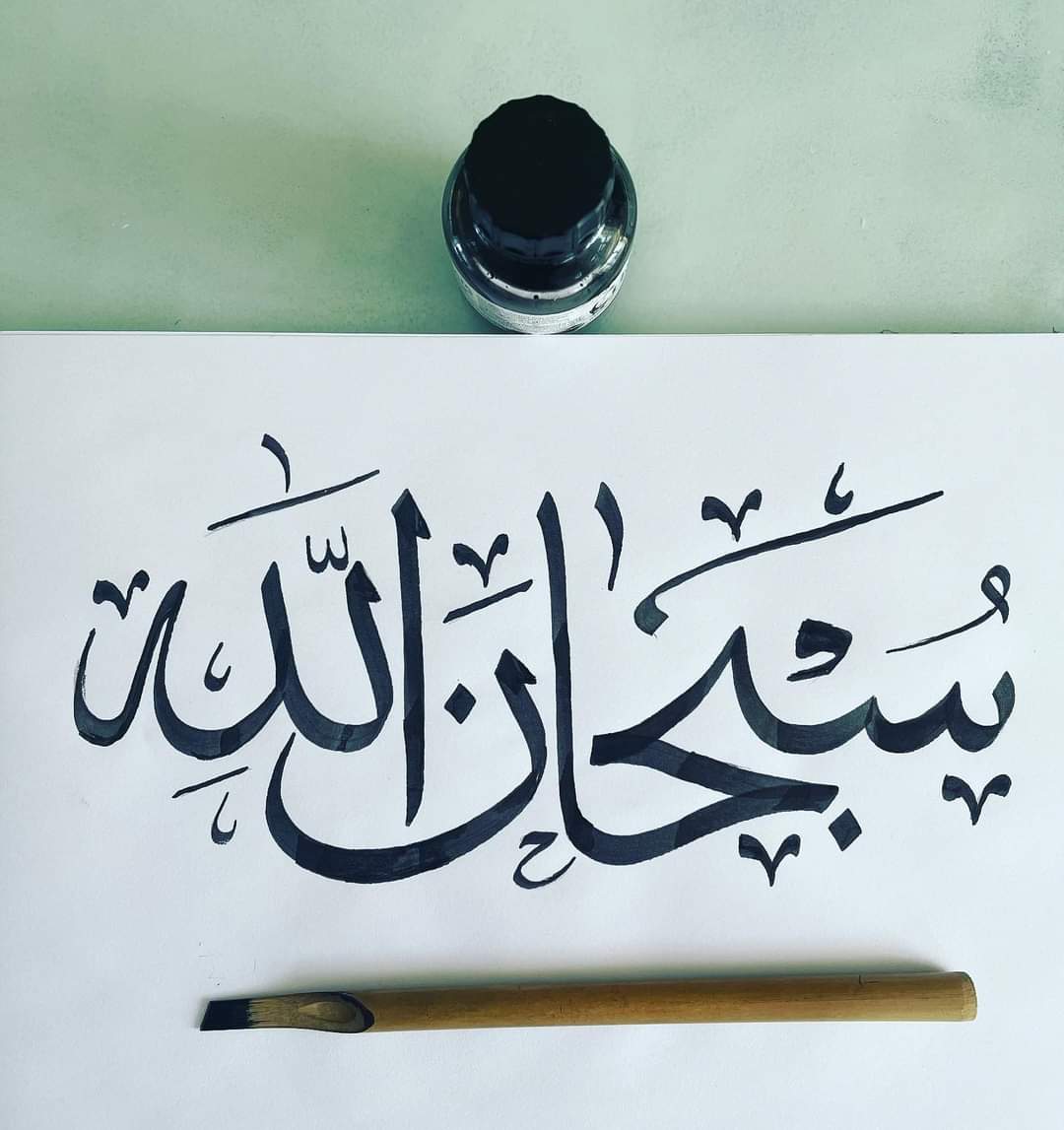 NeelamMaryam's tweet photo. اللہ پر بھروسہ اُس پُھول کی طرح رکھیں 
جو راستے کے کنارے اُگتا ھے_______
جسے نہ کسی نے بویا ہوتا ھے نہ کوٸی راہگیر اسے پانی دیتا ھے 
اللہ ہی اس کا خیال رکھتا ھے!!

*|||🍁🌿💕 https://t.co/QGlMlqpvP9