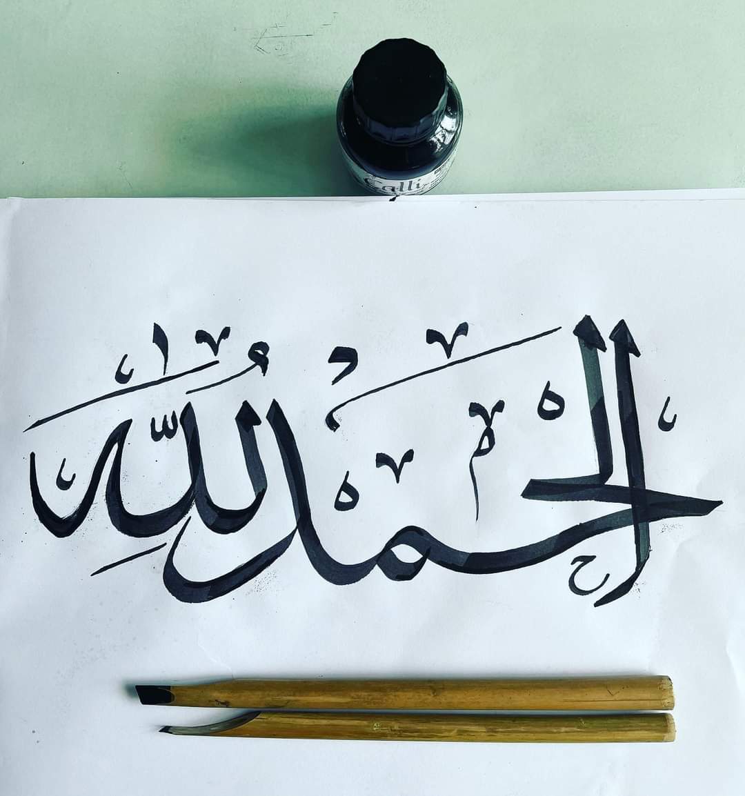 NeelamMaryam's tweet photo. اللہ پر بھروسہ اُس پُھول کی طرح رکھیں 
جو راستے کے کنارے اُگتا ھے_______
جسے نہ کسی نے بویا ہوتا ھے نہ کوٸی راہگیر اسے پانی دیتا ھے 
اللہ ہی اس کا خیال رکھتا ھے!!

*|||🍁🌿💕 https://t.co/QGlMlqpvP9