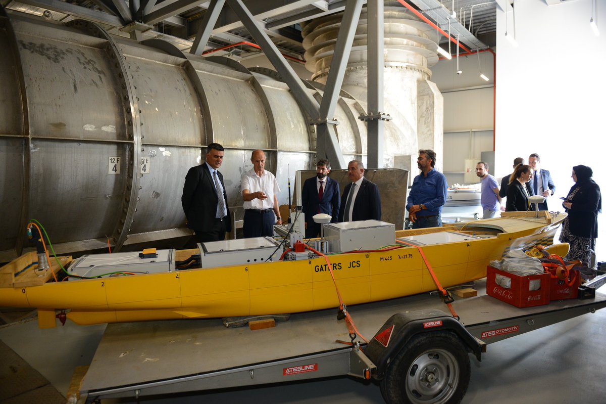 İmza törenimizin sonrasında <a href="/uhuzam/">İTÜ UHUZAM/ITU CSCRS</a>'ı ve Kavitasyon Tünelimizi ziyaret ederek proje kapsamında yapılacak çalışmalar hakkında bilgi aldık. 🛰️