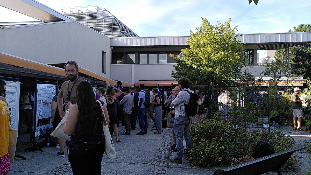 Second outdoorsy poster sessions and everyone still seems excited to talk about plant biomechanics!