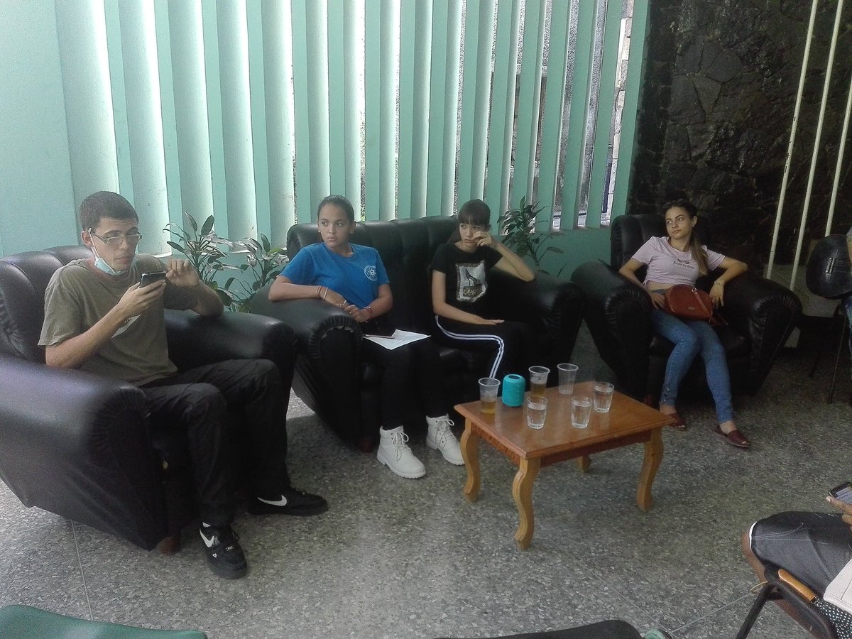 AngelFCalle's tweet photo. #RadioArtemisa. La AHS de Candelaria #Artemisa, asegura su relevo.
#CulturaParaTodos https://t.co/lZK9KHsFzJ