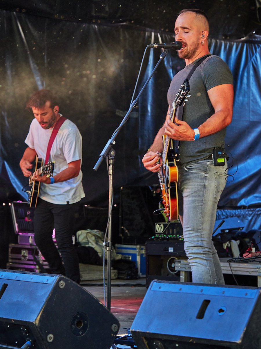 Hatortxurock's tweet photo. #HTX26 📸 Argazki bilduma
🎶 @ZelandaTaldea
.
.
.
#hatortxu #zelanda #elektrotxaranga #auzolana #elkartasuna #hatortxurock #musikajaialdia #jaialdia #denaketxera #zeruahelmuga #etxera https://t.co/ZHnj7wl7mo