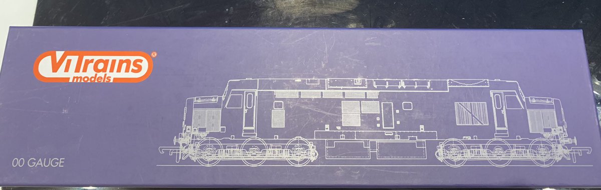 AberHaltJct's tweet photo. New addition to the Fleet!!! eBay bargain! What’s better than a Class 37?? That’s right, 2!! I hope she is half as good as my other one. #class37 #trains #modelrailways #modelrailroad #train #tmrguk #vitrains #loco #fleetaddition #ebaybargain https://t.co/BSfsOIt8yR