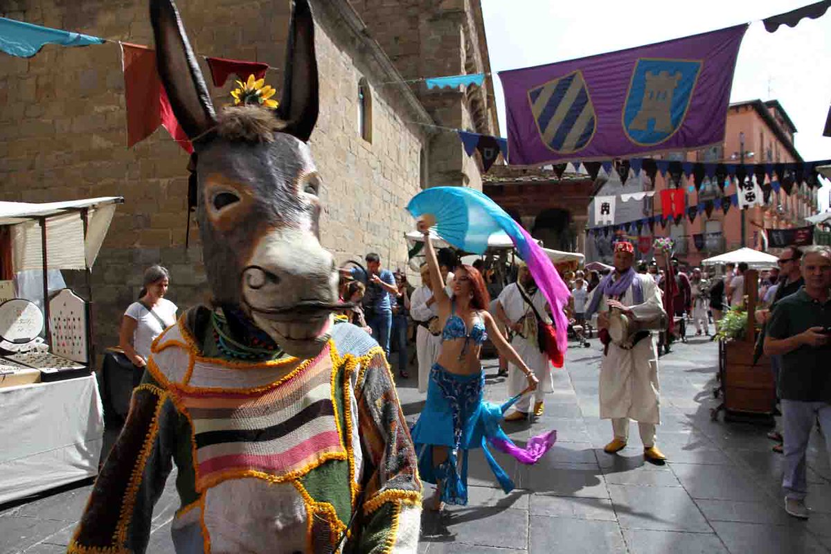 festivalcamino's tweet photo. Mercado Medieval en #Jaca desde el martes 23 al jueves 25 de agosto.🎼 #31FICS 🎵 @DPHuesca @AytoJaca @cJacetania @FestClasica @museojaca https://t.co/1DNHfxGpwH
