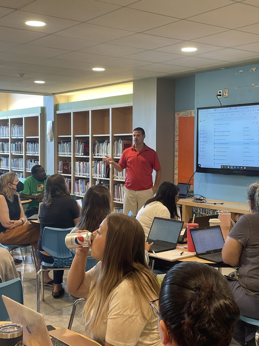 TMac022's tweet photo. Day 2 @FSK0761 has Principal @cobaz81 discussing the State of the School. We made pretty impressive gains during the pandemic, and we’re turning up the heat to get even better! @PlaceTos #CLNLive5 #212degrees #makingsteam https://t.co/8SPOCwX9FY