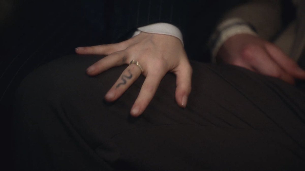 Com GIGANTE crítica social sobre os abusos e violências diárias contra a mulher, <a href="/DoveCameron/">Dove Cameron</a> lança o clipe de ‘Breakfast’. Qual a sua parte favorita? #Breakfast 

🔗 youtu.be/yyeTE80BFjE