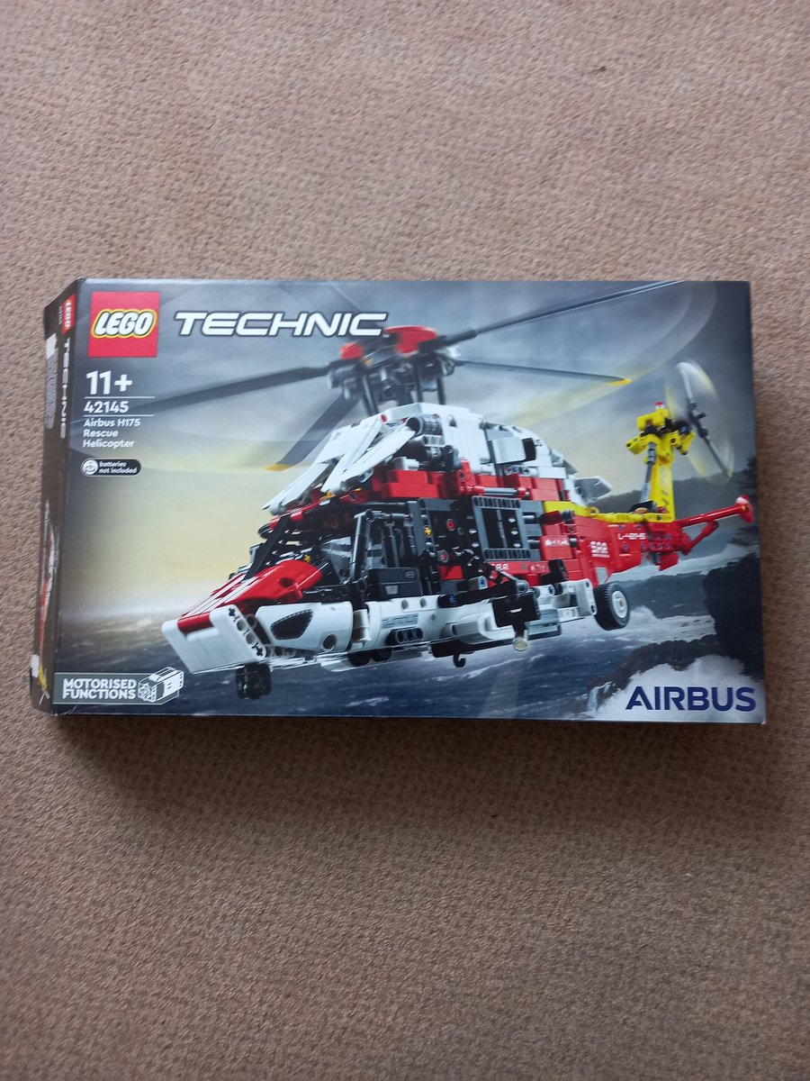 avecozave's tweet photo. Having family fun building our Lego Rescue Helicopter 🤗
#LEGOAtArgos #ArgosTesters @Argos_Online https://t.co/dqU9VlOWs3