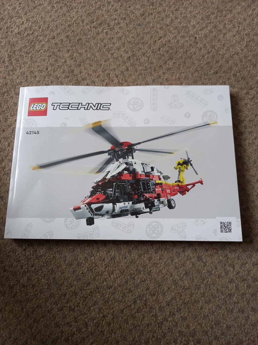 avecozave's tweet photo. Having family fun building our Lego Rescue Helicopter 🤗
#LEGOAtArgos #ArgosTesters @Argos_Online https://t.co/dqU9VlOWs3