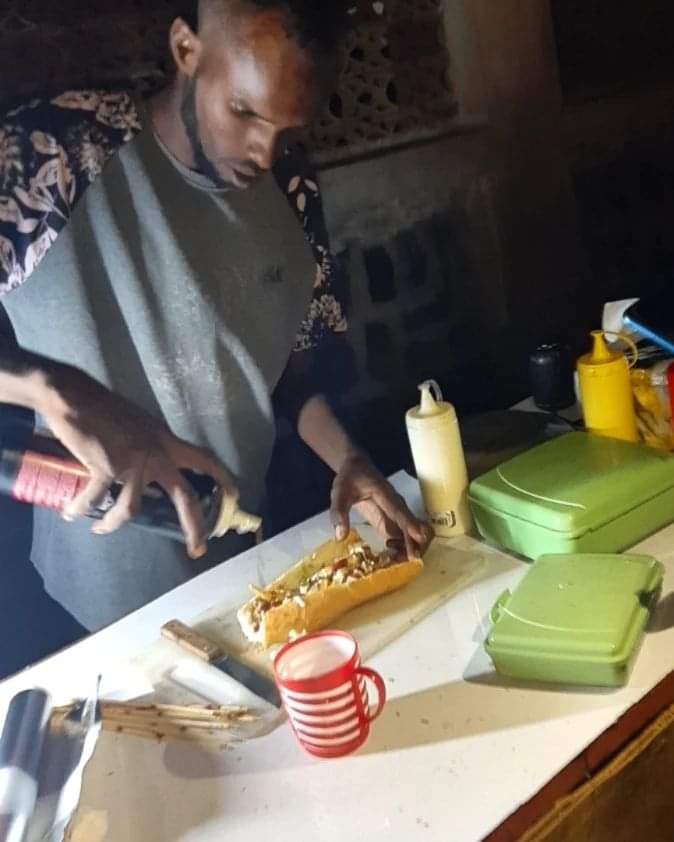 Assoweh4's tweet photo. Avec Bullo nous avons visiter le jeune isse et les brochettes sont trop top!  Salines Ouest (à côté de Brico Discount)

Bravo! A ce jeune entrepreneur Djiboutien 👏👏👏 https://t.co/LoXxmnw7KU