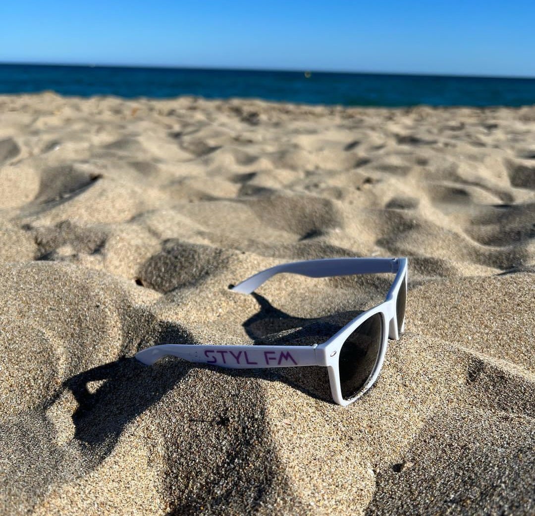 stylfm's tweet photo. Summer time 🕶☀️⛱🌊 https://t.co/qE4L1euMJU