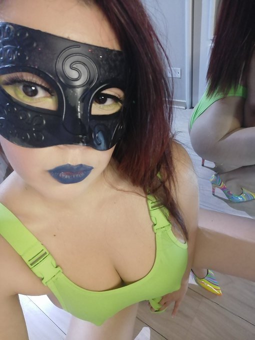 Martes!! 🍏🍏🍏 De manzanita mojadiiita.. https://t.co/dgxkoC1t6e<a href="/tag/nuevafotodeperfil"class="tags"><span>#nuevafotodeperfil</span></a>