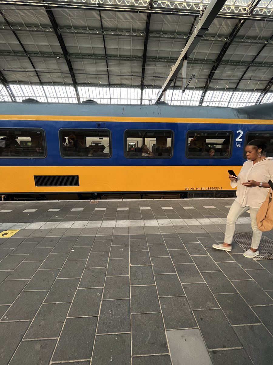 Tja heb je de hele tijd lange dagen gemaakt of ging je eerder weg had je er geen last van. Maar de dagelijkse Amsterdam Hengelo intercity om 1900 uur blijft een overvolle harington. Veel klagen helpt niet of wordt het nu wel eens doorgegeven <a href="/NS_online/">NS online</a> ? Dit kan echt niet!
