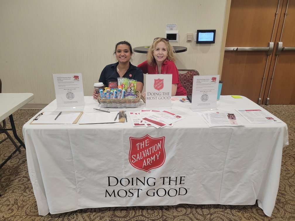 We were so excited to meet the students of GSU's Armstrong campus and to be a part of GSU Browse! 

We got to talk to students about how to  volunteer with Kettle Season, which is right around the corner!

Don't miss your chance to ring, sign up today: registertoring.com