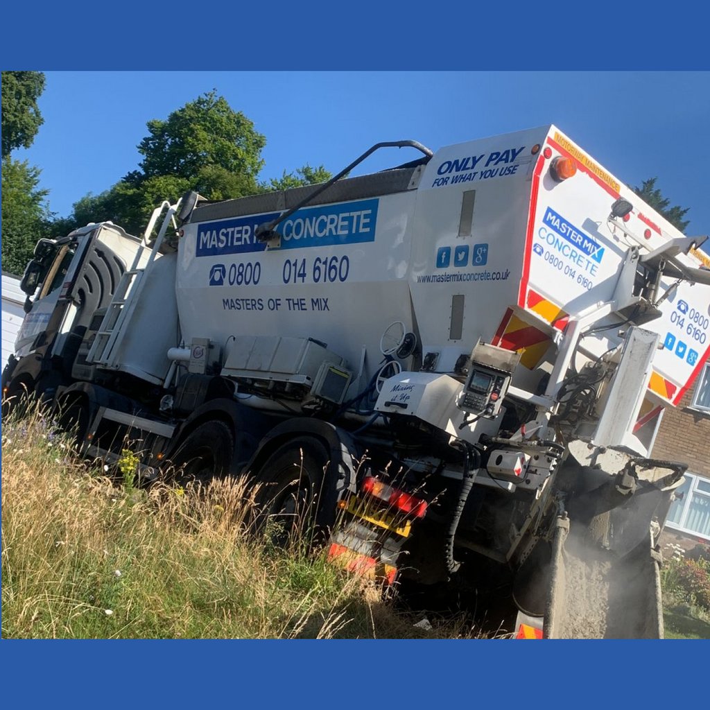 mstrmixconcrete's tweet photo. πΈ Providing concrete for foundations in Chesham
#MastersOfTheMix #onthetools #construction #building #structure #concretepumping #concrete #constructionlondon #workbootson #tradetalk #London #concretelinepump #linepump https://t.co/FPLOSkdliQ