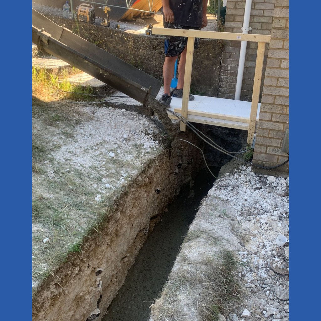 mstrmixconcrete's tweet photo. πΈ Providing concrete for foundations in Chesham
#MastersOfTheMix #onthetools #construction #building #structure #concretepumping #concrete #constructionlondon #workbootson #tradetalk #London #concretelinepump #linepump https://t.co/FPLOSkdliQ