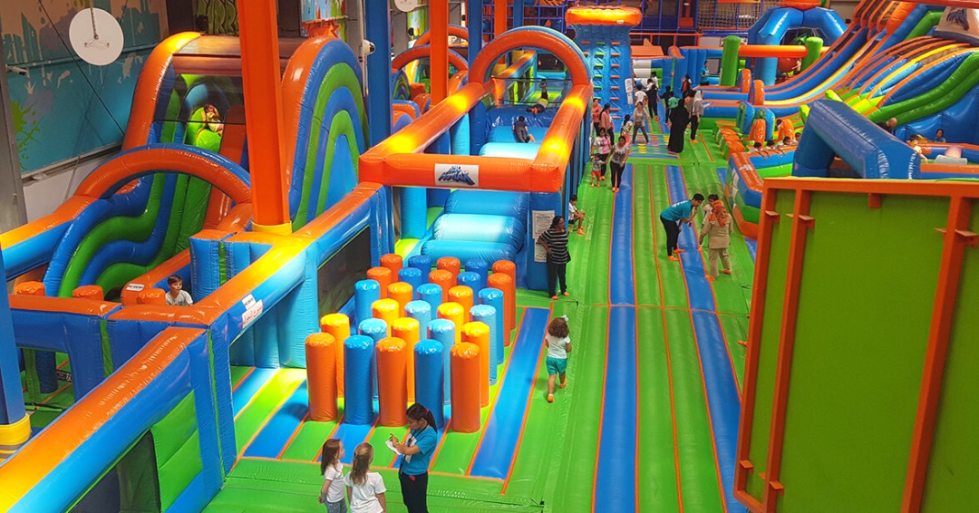 galaxybulls's tweet photo. How many people can you spot in the #inflatablepark? 
Post your guess in the #comments at how many people are enjoying #inflatable fun at @airmaniax #Dubai's first and #largest #InflataPark
https://t.co/qqEi2L3pN8 https://t.co/VWH23u8wej