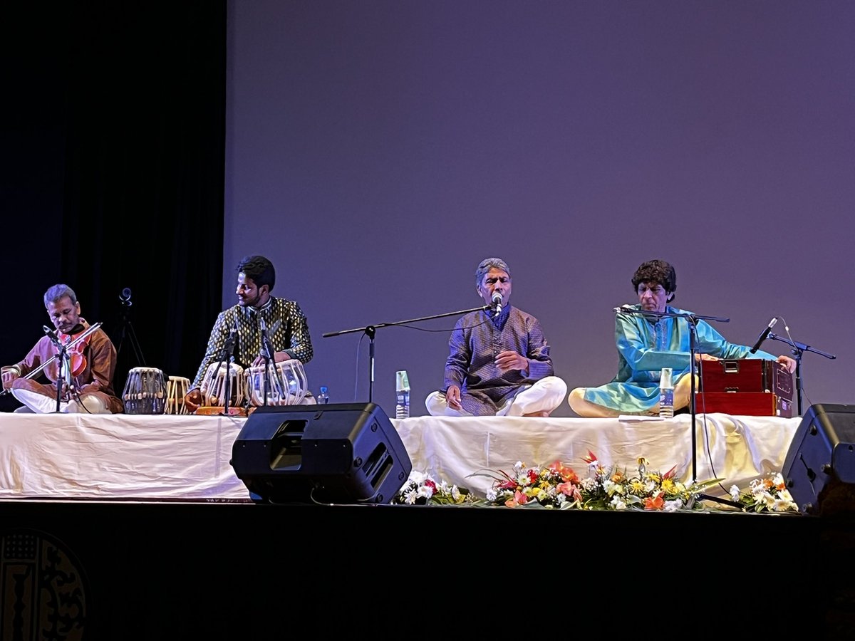 kapoor_irs's tweet photo. चल मेरे साथ ही चल
आए मेरी जान ए ग़ज़ल !
#ustads
Ahmad Hussain Mohammed Hussain
The legends performed recently in #Mauritius. An absolute honour to meet & see the extraordinary duo perform live.
कॉलेज के दिनों की यादें ताज़ा हो गयीं 😇 https://t.co/5fmx33DdrY