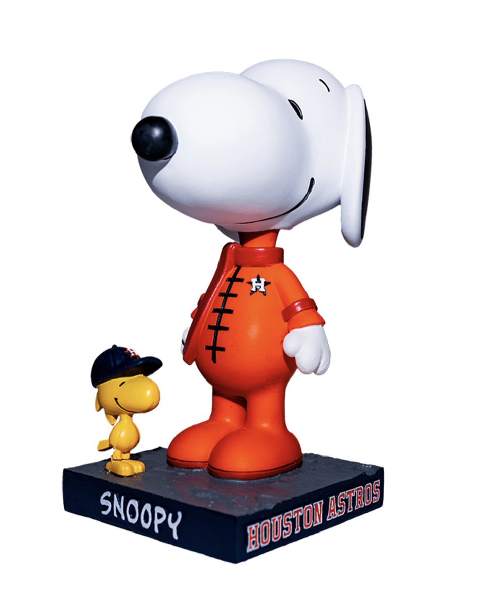 HtownBobbles's tweet photo. It’s Peanuts Night!! These snoopy BobbleHeads sold out quick but I will have a few available for purchase &amp; will also have 1 or 2 raffled on my Instagram page 🔥🤘🏽 Dm if interested! #LevelUp https://t.co/cf4XDXlwFU