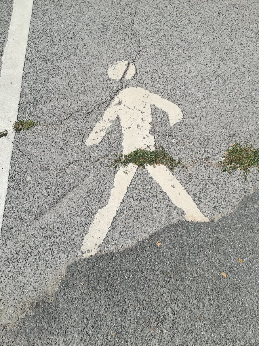 Die Empörung war groß,  doch jetzt hat er seine Scham endlich bedeckt.  🤭