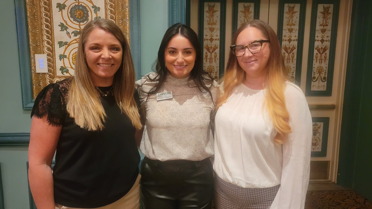 NoelleSki's tweet photo. Looking forward to the first sessions at @CBTmag 's Cannabis Conference with Kim Eastman (left) at @wearejushi + Crystal Hoffman @SLANGWorldwide on designbuild of an extraction lab! (CBT's Andriana Ruscitto, center) #cannabisconference https://t.co/Cai4RjQqdH