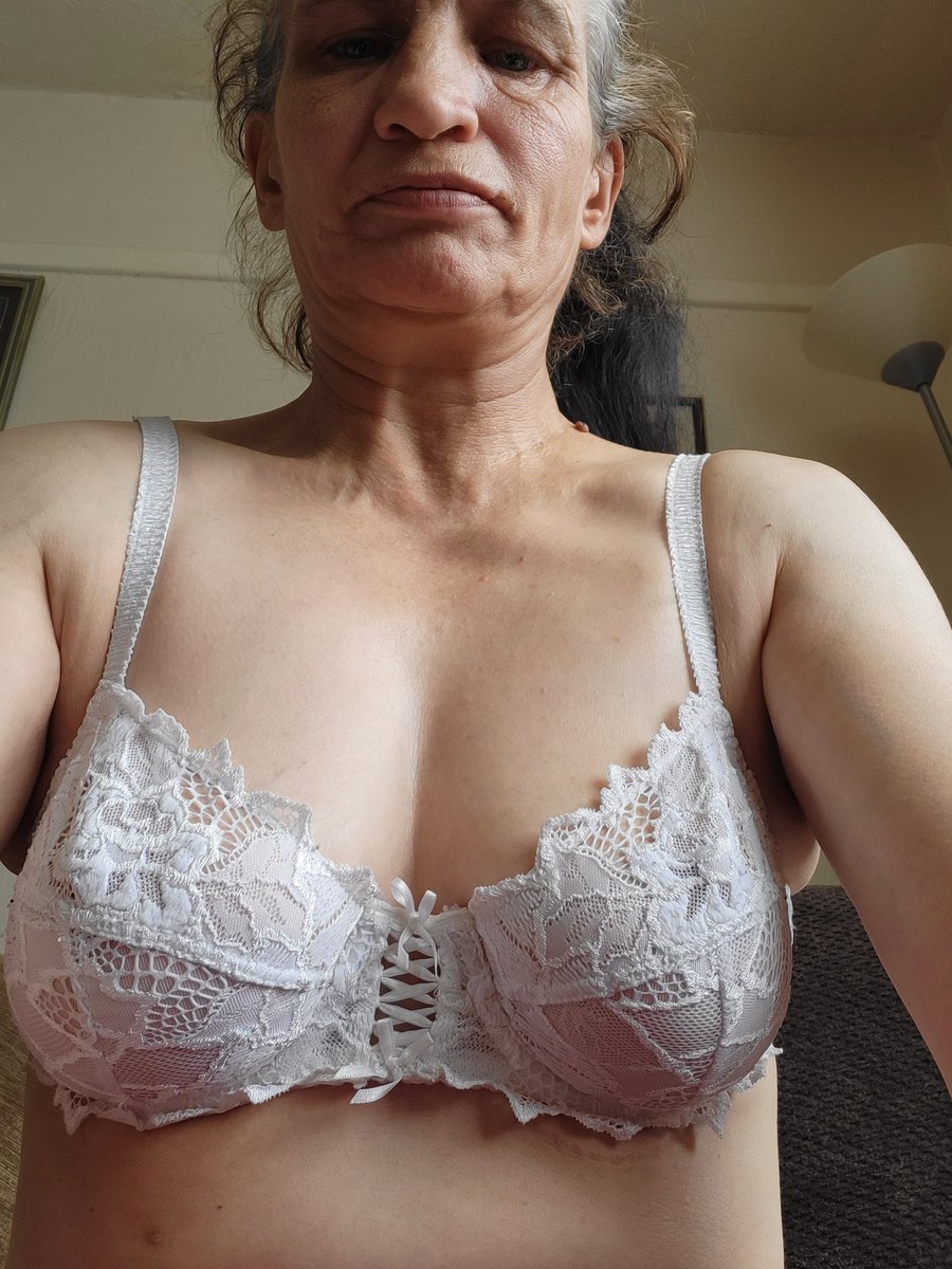 MilfStoke's tweet photo. Which one???? 
https://t.co/dUdY7DSVCP xxxx https://t.co/wnQ5iS4nA7