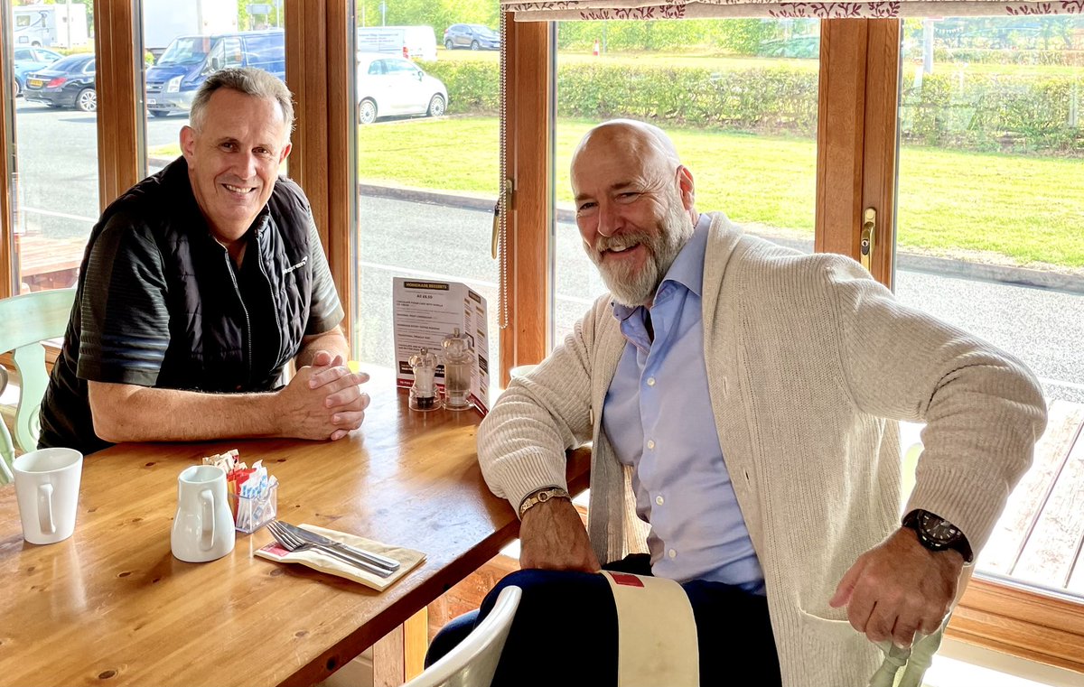 grimesltd's tweet photo. Great to catch up with Pete Thompson at @Becketts_conf and discuss the residential construction industry.
It’s crazy the amount of experience and knowledge he has. He once built a show house from dpc to being open for customers in 16 days.!!
#Construction #HouseBuilder #McLeans https://t.co/ADX7ju9YV6