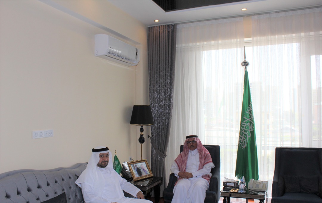 009Waleed's tweet photo. سعدت اليوم باستقبال سعادة رئيس مجلس إدارة المعهد الدولي للدبلوماسية الثقافية الدكتور محمد المعيني حيث قدم شرحا موجزا لنشاط المعهد الذي يسعى لمد جسور التواصل الثقافية بين الشعوب. https://t.co/k7rMS3QFR3