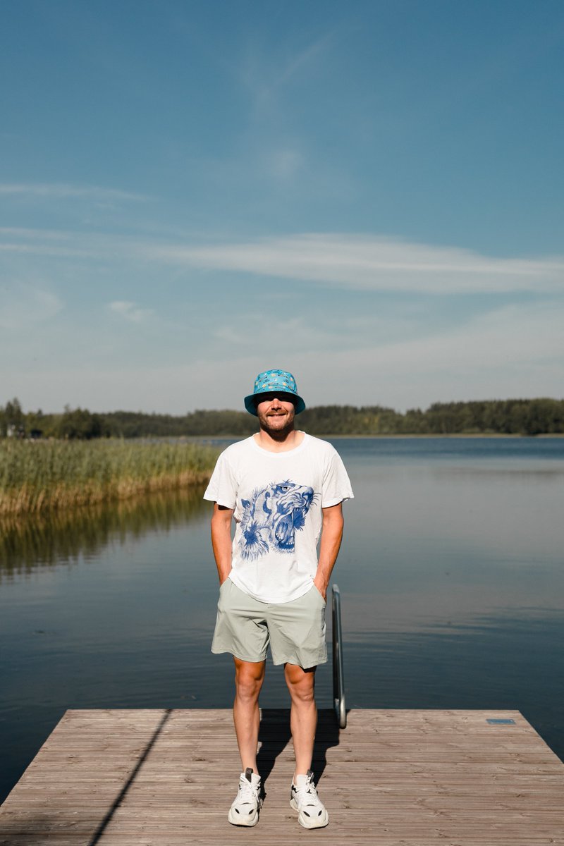 ValtteriBottas's tweet photo. The bucket hat you have been waiting for! Summer break 2022 edition now available to order!

Get yours here! 👇

https://t.co/n2Oa9GLaxT

#VB77 #BucketHat https://t.co/PP6vb7d2k8