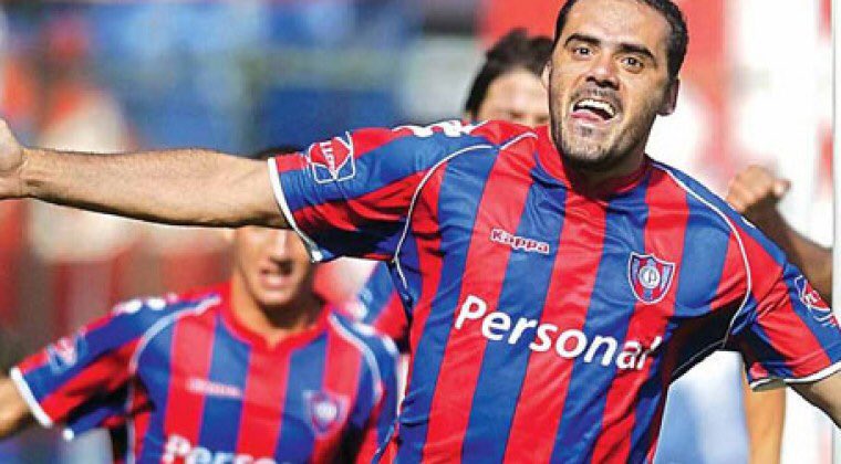 villalbafede's tweet photo. "Admiré mucho a Mario Grana futbolista, pero encima de eso admiraba su capacidad de salir a farrear y entrenar al día siguiente como si hubiese dormido a las 7 de la tarde", Tigre Ramírez a @UnionFC800 https://t.co/2IpWz9toum