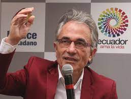 RedCientificos's tweet photo. ULTIMA HORA: sigue la incertidumbre en @UniYachayTech al no aceptar el @senescyt y @ces_ec la candidatura del único rector posible para @UniYachayTech 
Al exrector y candidato de reconocido prestigio mundial con 1000 publicaciones @FAlbericio ... https://t.co/d709xookFr