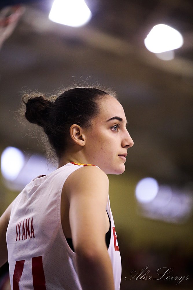 anaislopez23's tweet photo. Iyana Martín en el #FIBAU16Europe 

📌 10 puntos, 2 asistencias y 2 robos
📌 17 puntos, 2 asistencias y 3 robos
📌 18 puntos, 5 asistencias y 4 robos
📌 15 puntos, 6 asistencias y 4 robos

Todo el futuro del mundo. https://t.co/AvUox6pqb1