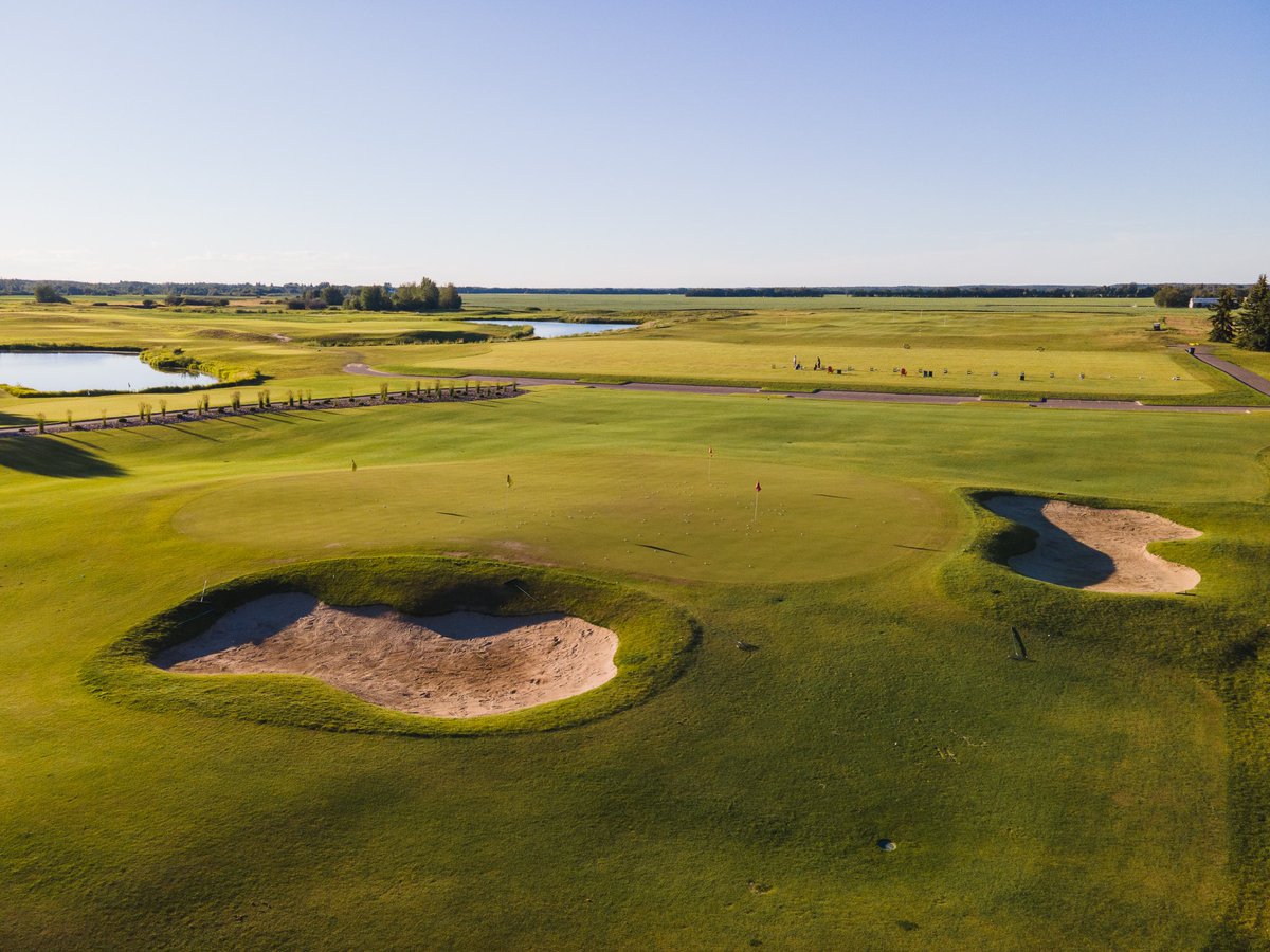 PetroleumGolf's tweet photo. Our Practice Facility is a golferโs playground. Just look at that Short Game Area and Driving Range ๐
#pclubpride #pclubpractice #yeg #yeggolf #golflifeab #drivingrange #bunker https://t.co/9vNAnVFKE5