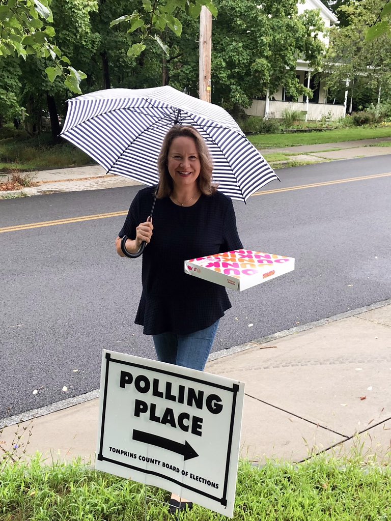 LDanksBurke's tweet photo. Stopped by just a few of the hundreds of polling sites to thank the poll workers who are making sure democracy happens today! Thank yours when you go #vote, too! 

Don’t forget, polls close at 9pm #election2022 https://t.co/WtKSLKxSD0