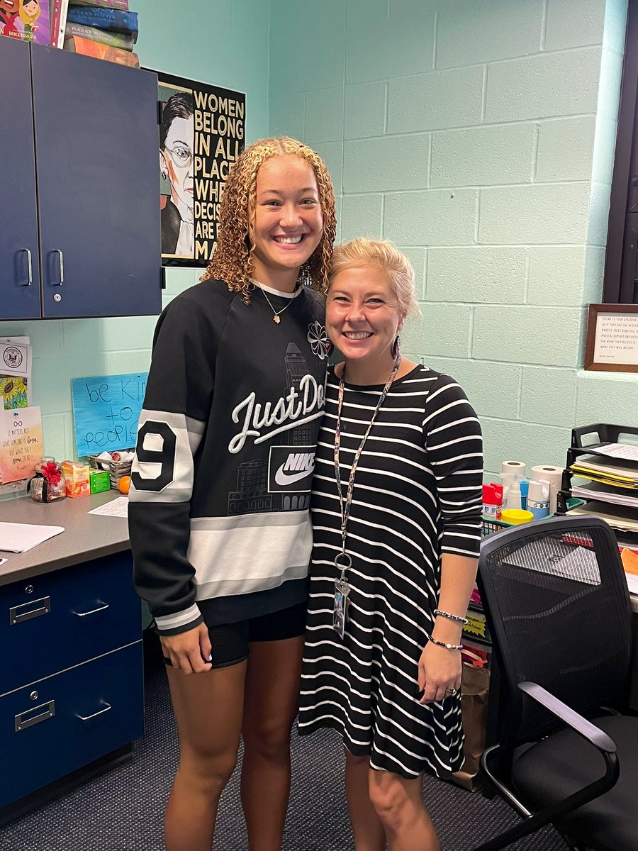 co_hhs's tweet photo. Our first graduate of the school year! Congratulations Keyani❤️Good luck https://t.co/7jIzNyMRIk