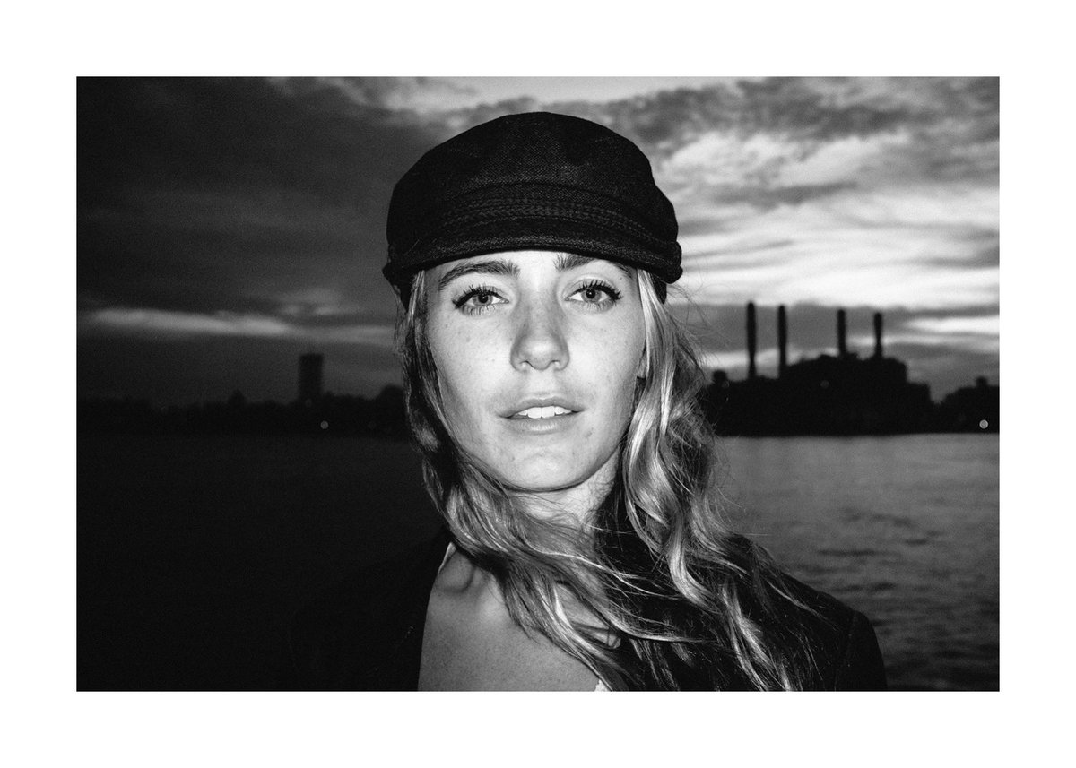 TerryMatlin's tweet image. A rare use of flash. 📸
Snapped on the East River on @FujifilmX_US.