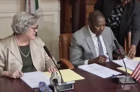 ijoyemedia's tweet image. Abacha Loot: United States To Return Over $23 Million To Buhari's Government
operanewsapp.com/ng/en/share/de…