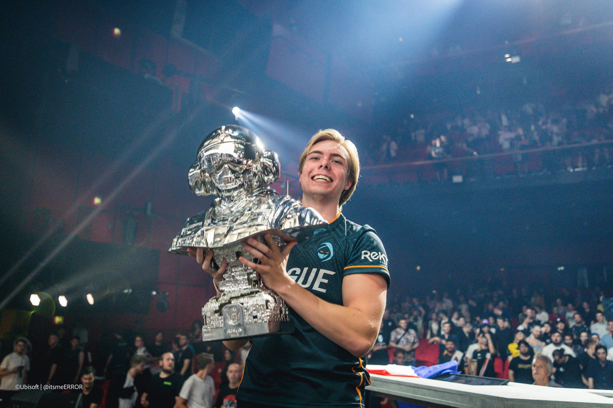 Rainbow Six Esports on Twitter: "@Deapek_R6 👑 https://t.co/i9TaHwzwPl