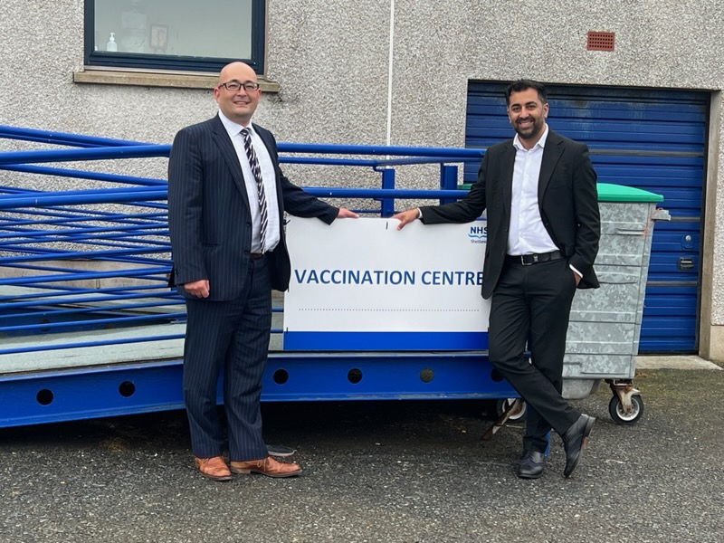 scotgovhealth's tweet photo. Health improvement, vaccines and appointments were on the agenda when @HumzaYousaf met staff at Islesburgh Community Centre, Gilbertson Park and Montfield after meeting Gilbert Bain Hospital staff on his @NHS_Shetland visit
#NHSrecovery https://t.co/8oeu2qwZI7