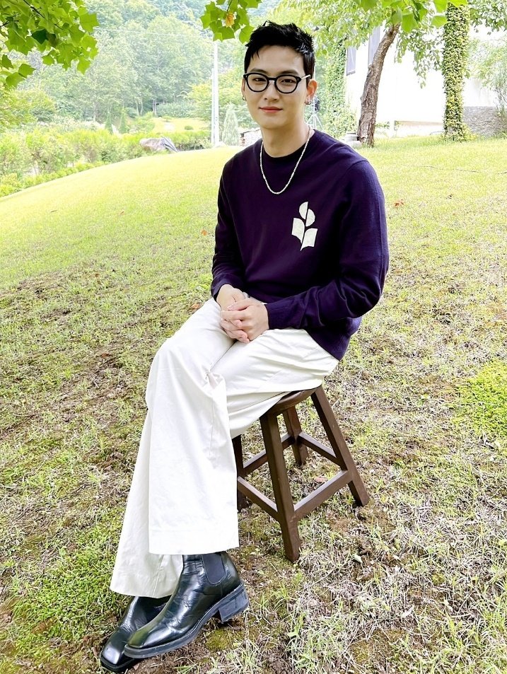 _soobinniee's tweet photo. Parece estudiante de sociales https://t.co/wPpDNfFWWt