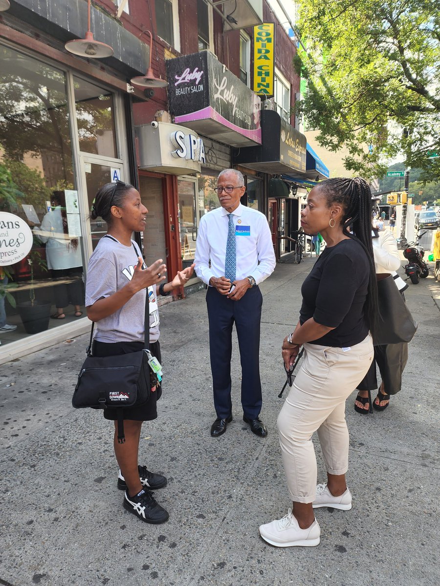 Caption:

"I voted for RJ because he &amp; his team represents the best of our community. He is about our students, public safety, and #CommunityFirst."